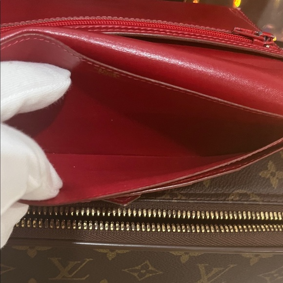 Hermes Cherry Red Wallet with Gold Detail - Picture 7 of 16